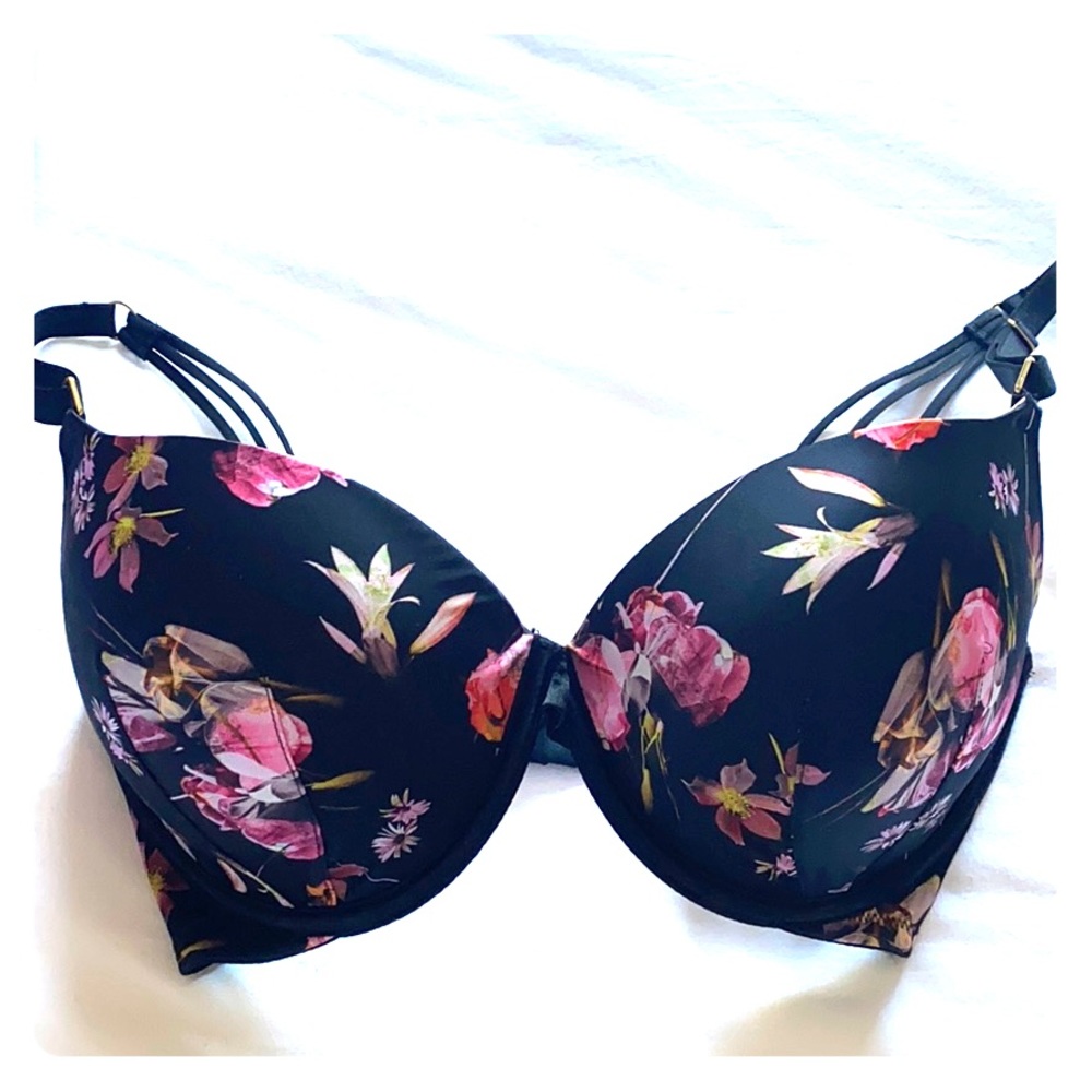 Victoria’s Secret Very Sexy Push-Up Bra
